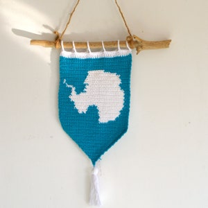 Crochet Pattern // Antarctica Map Wall Hanging, Continent Map, South Pole, Classroom Decor, Geography Teacher Gift, Gift for Travel Lover