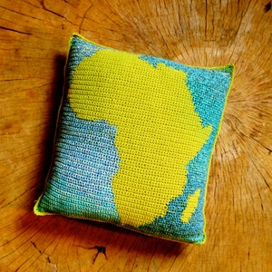 Crochet Pattern // Africa Map Pillow, Crochet Pillow, Map of Africa, Gift For Teacher, Travel Decoration, Geography Cushion, pattern pdf
