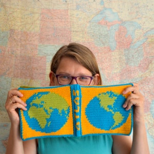 Crochet Pattern: World Atlas for Children, Quiet Book with maps of Africa, America, Australia, Europe, Asia, Antarctica, Gift for Kids, PDF