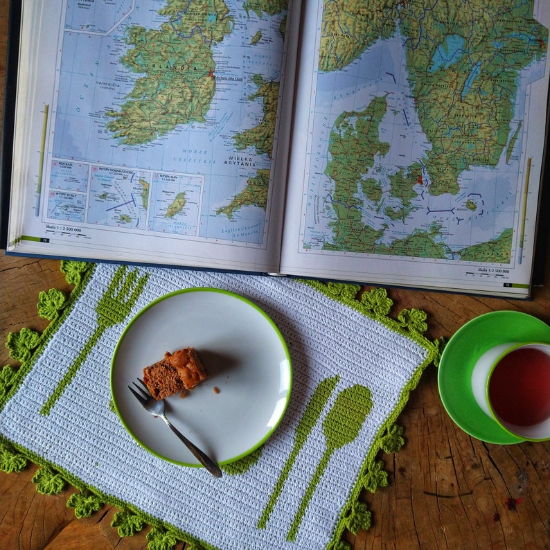 Crochet Pattern // Tapestry Crochet Placemat / Shamrock Place Etsy