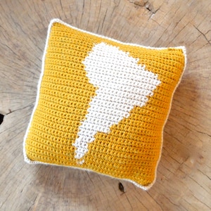 Crochet Pattern // South America Map Pillow, Intarsia Crochet, Pillow Cover with Map, Gift for geography teacher, Kid's Room Decoration