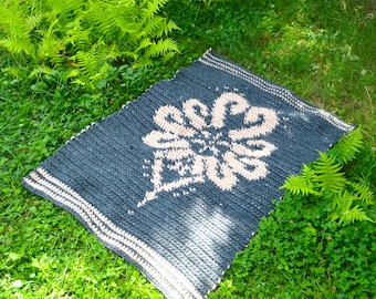 Crochet Pattern: Wool Folk Rug, Christmas Home Decor, Highlanders Cottagecore Rustic Rug, Parzenica Polish Folk Art, Alpine Chalet Decor
