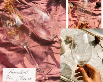 Personalised Wine Glasses with Custom Modern Calligraphy, Gift for couples, bridesmaids, friends, birthday or Anniversary