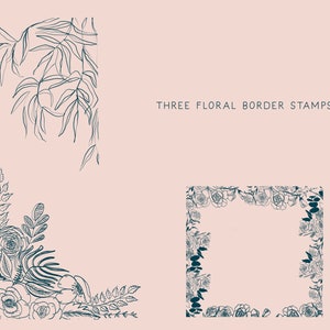 Puede incluir: Tres sellos de borde floral en contorno negro sobre un fondo rosa claro. Los sellos presentan una variedad de flores y hojas, incluyendo rosas, eucalipto y helechos. El texto "THREE FLORAL BORDER STAMPS" est&aacute; en la parte superior de la imagen.