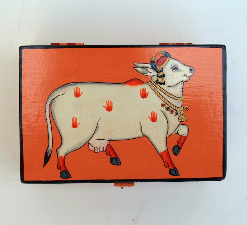 Beautifully Hand painted cow on wooden box,jewellry box ,storage box,hand painted ,cow ,wooden box ,storage box,decorative box image 2