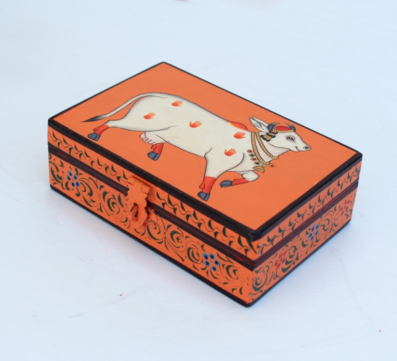 Beautifully Hand painted cow on wooden box,jewellry box ,storage box,hand painted ,cow ,wooden box ,storage box,decorative box image 3