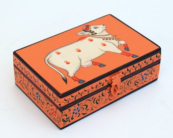 Beautifully Hand painted cow on wooden box,jewellry box ,storage box,hand painted ,cow ,wooden box ,storage box,decorative box