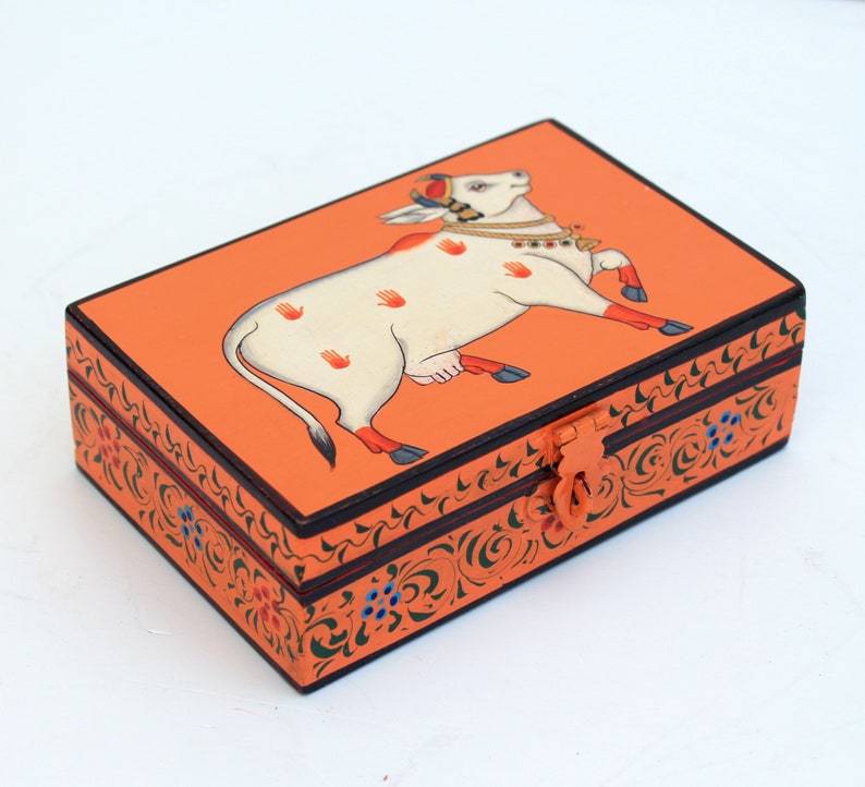 Beautifully Hand painted cow on wooden box,jewellry box ,storage box,hand painted ,cow ,wooden box ,storage box,decorative box image 1