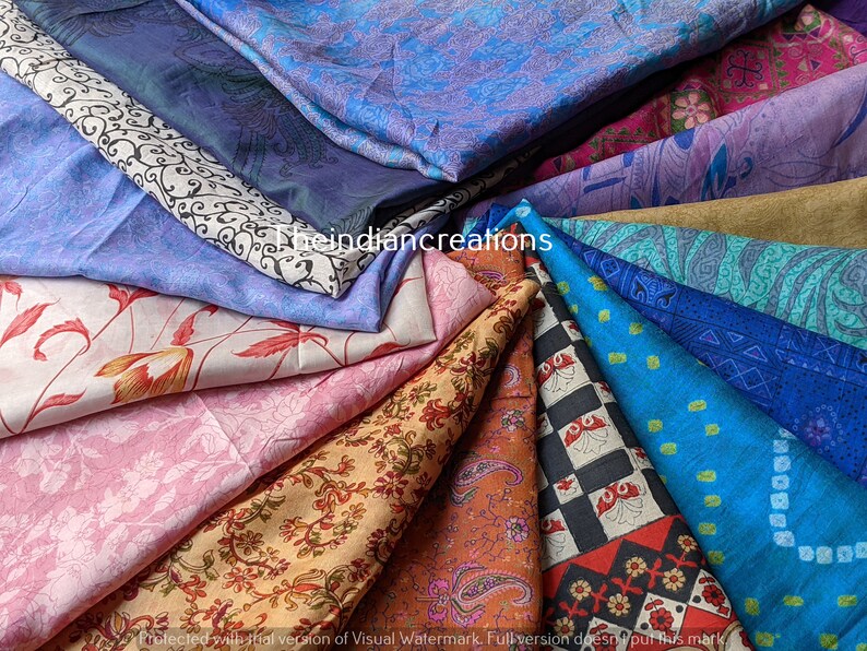 Lote enorme 100% seda pura Vintage Sari restos de tela chatarra Paquete Quilting Journal Proyecto por peso o cantidad Saree Square Cut Silk Scrap imagen 5