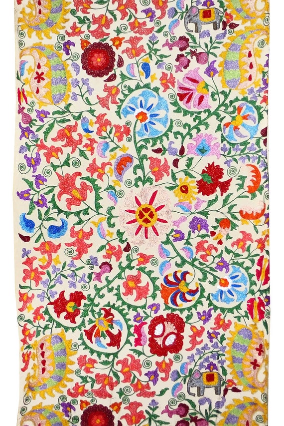 Original ouzbek broderie Animal éléphants Suzani d’ameublement tissu pour vêtements d’ameublement Suzani de métrage par mètre de soie 5461e7 Original ouzbek broderie Animal éléphants Suzani d’ameublement tissu pour vêtements d’ameublement Suzani de métrage par mètre de soie 5461e7