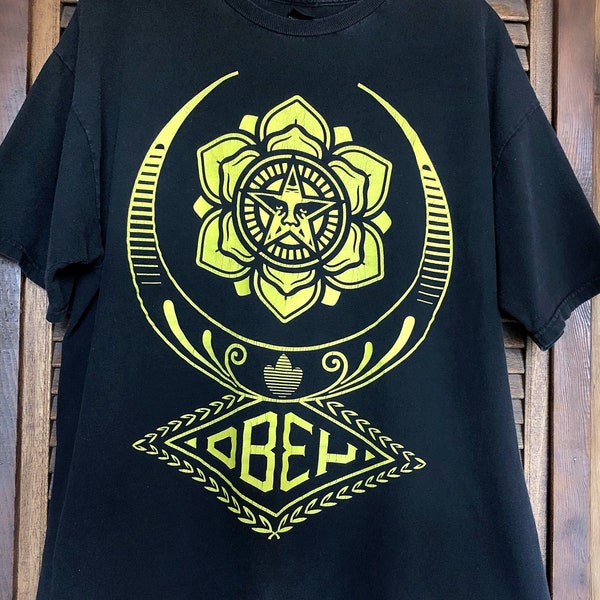 Retro Y2K OBEY Shirt, Shepard Fairey Graphics, Skateboard Streetwear Tee, Urban Art Black Yellow XL