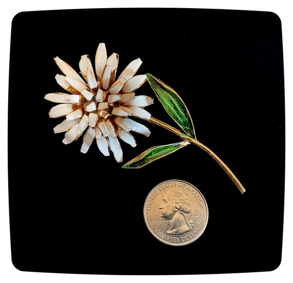 Vintage 1960s Enamel FLOWER POWER Pin, White Green  display picture 3