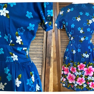 1950s Hawaiian Dress, Vintage Tropical Rockabilly Pin Up Style, Royal Blue Pink Hibiscus Flower, Floral Tiki Print, size Small / Med