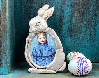 1990 VTG Miniature Pewter Bunny Rabbit Picture Frame Made by Seagull Pewter, Nova Scotia, Canada, Bunny Rabbit Shaped Picture Frame