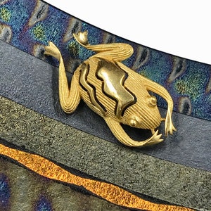 Vintage Crown Trifari Gold Tone Frog Brooch - Mid-Century Jewelry