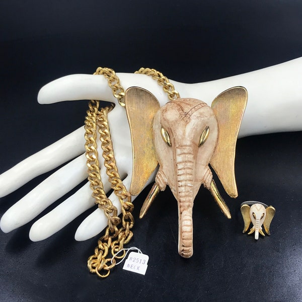 STATEMENT 1970s RAZZA Elephant Pendent Necklace with Gold Tone Chain AND Adjustable Ring Set, Mid-Century Elephant Necklace, Elephant Ring