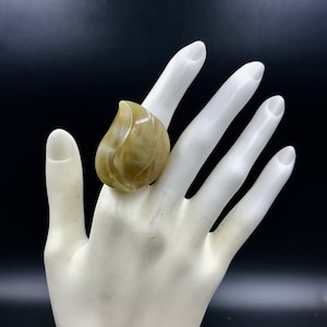 Vintage Chunky Lucite Ring: Abstract Marbled Design, Size 7