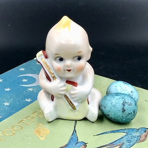 Vintage Glazed Porcelain Kewpie Figurine: Japan Musical Baby, 2.5&quot;