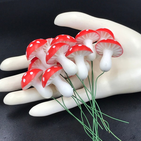 13 VTG Plastic Red & White Polka Dot Mushrooms with Wire Stems, Plastic Crafting Mushroom Picks, Plastic Mushrooms with Gills, 1" Wide Caps