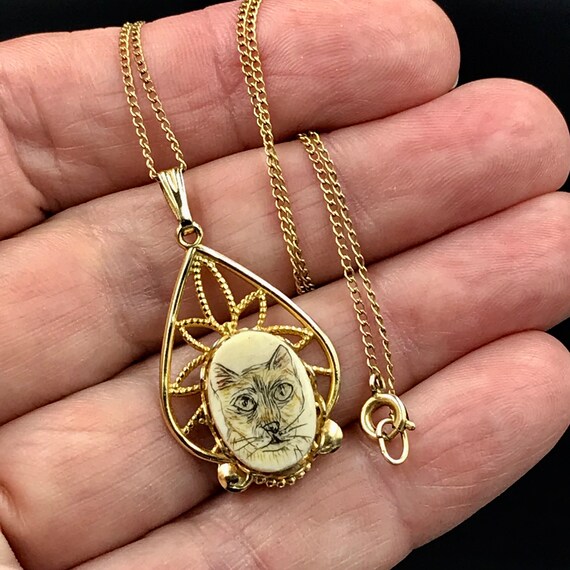 Scrimshaw Cat Brooch