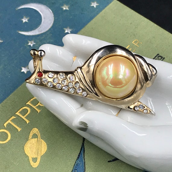 Snail brooch faux pearl - Gem
