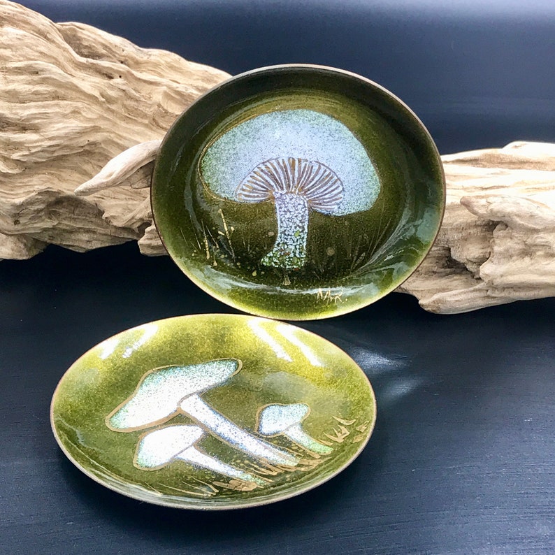 Stone Mountain GA Mushroom Ring Trinket Dish Mushroom Dishes Pair of 1970s Margaret Ratcliff Enamel on Copper Mushroom Dishes 3.75 Inches