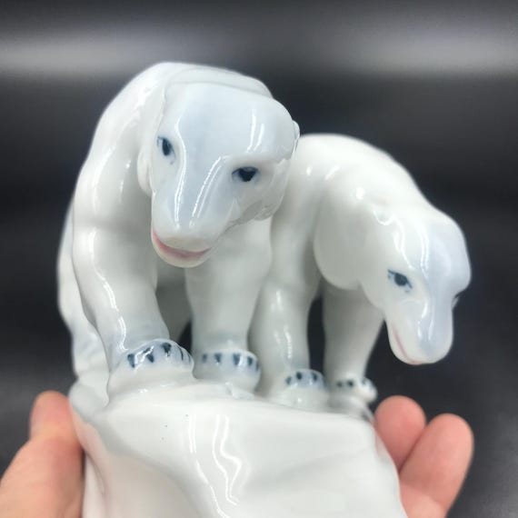 Vintage Zsolnay Porcelain Polar Bears Figurine: Géza Nikelszky