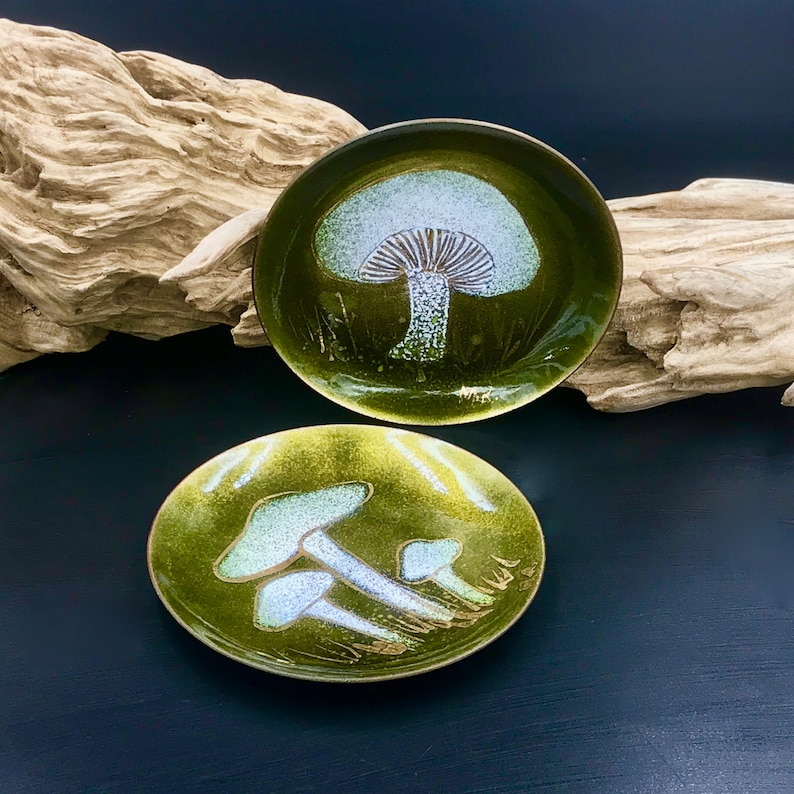 Stone Mountain GA Mushroom Ring Trinket Dish Mushroom Dishes Pair of 1970s Margaret Ratcliff Enamel on Copper Mushroom Dishes 3.75 Inches