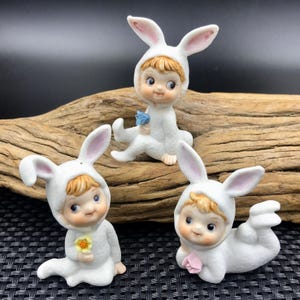 NICE SMALL Trio of Bunny Girl Lefton Figurines, Kitschy Anthropomorphic Bunny Rabbit Girl Bisque Figurines Holding Flowers, 2.5&quot; High