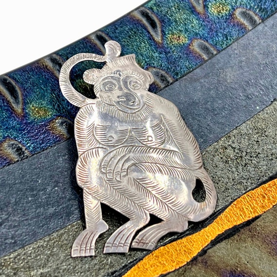 Vintage Etched Sterling Silver Monkey Brooch Pin,… - image 3