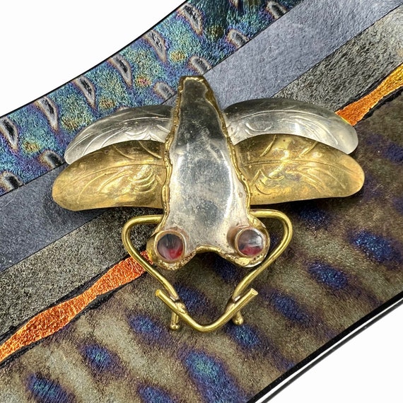 VTG Etched Mixed Metal Fly Brooch, Mixed Metal Wi… - image 5