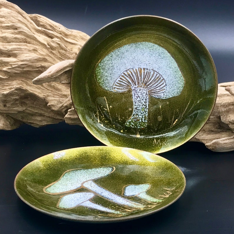 Stone Mountain GA Mushroom Ring Trinket Dish Mushroom Dishes Pair of 1970s Margaret Ratcliff Enamel on Copper Mushroom Dishes 3.75 Inches