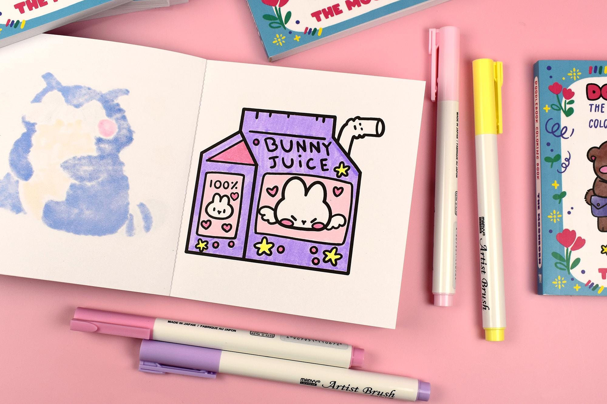 The Doodlebook: Libro de colorear de bolsillo para relajación y creatividad