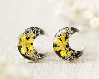 Flower moon earrings, Pressed flower earrings stud, Yellow flower earrings, Crescent moon earrings, Boho chic earrings, Queen anne lace