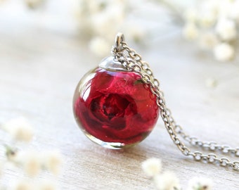 Dried rose bud necklace, Tiny rose necklace, Small rose necklace, Romantic gifts for her, Red rose necklace, Rose bud jewelry, Rose necklace