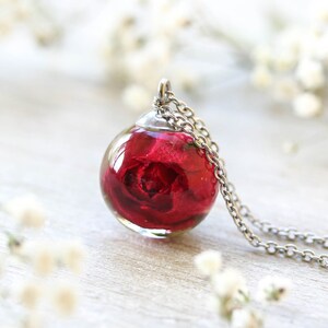 Small rose necklace store