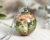 Mushroom necklace resin necklace, Terrarium necklace pendant, Dried flower necklace, Real leaf necklace, Delicate nature necklace, Gift idea