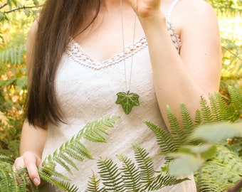 Ivy leaf necklace, Pressed leaf necklace, Botanical pendant necklace, Ivy jewellery, Green leaf necklace, Nature lover gift for her