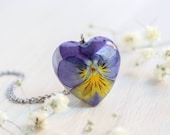 Purple flower necklace, Dried flower necklace, Pansy necklace, Birthday gifts for mom unique, Violet flower jewelry, Flower resin necklace