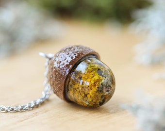 Real lichen necklace, Acorn necklace, Woodland necklace, Nature gift idea for her or him, Forest inspired necklace, Botanical resin jewelry