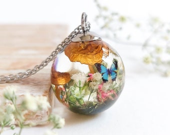 Terrarium mushroom necklace, Real flower necklace, Meadow pendant necklace, Butterfly garden necklace, Wildflower jewelry, Unique gift ideas