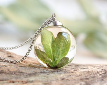 Green leaf necklace, Real plant necklace, Botanical jewelry, Plant lover's gift, Dainty nature necklace, Resin plant jewelry, Clear necklace