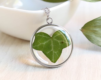 Green leaf pendant, Real plant necklace, Circle necklace silver, Botanical jewelry necklace, Unique gifts for plant lovers, Ivy leaf pendant