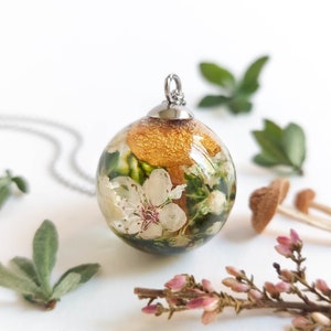 Floral terrarium necklace, Spring flower necklace, Mother necklace gift, Real mushroom pendant, Dried flower necklace, Botanical jewelry