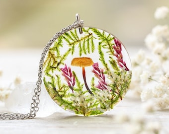 Fee Halskette, Pilz Harz Halskette, Moss Terrarium Halskette, Feenpilz Halskette, Magischer Schmuck, Feenblume Halskette, Geschenkidee