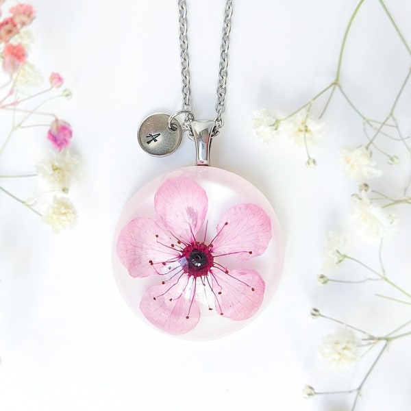 Benutzerdefinierte Kirschblüte Halskette, Gepresste Blume Harz Schmuck, Benutzerdefinierte Initialen Halskette, Sakura Blume Schmuck, Benutzerdefinierte Geschenk für Frauen