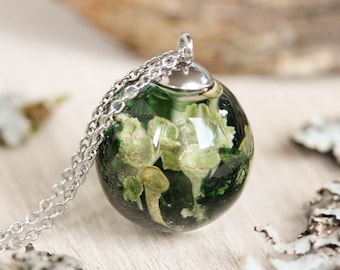 Forest inspired necklace, Pixie cup lichen necklace, Botanical resin jewelry, Terrarium necklace pendant, Unique gift for him or her