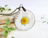 April birth flower necklace, Real daisy resin necklace, White flower jewelry, Delicate necklace daisy, Birthday gift for her, April Necklace