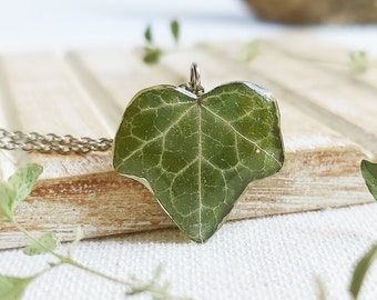 Pressed leaf necklace, Ivy leaf necklace, Nature lover gift for her or him, Botanical necklace, Green leaf necklace, Ivy jewelry