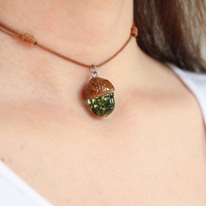 Acorn necklace choker, Real plant necklace, Nature choker necklace, Green moss necklace, Real acorn necklace, 18th birthday gift daughter